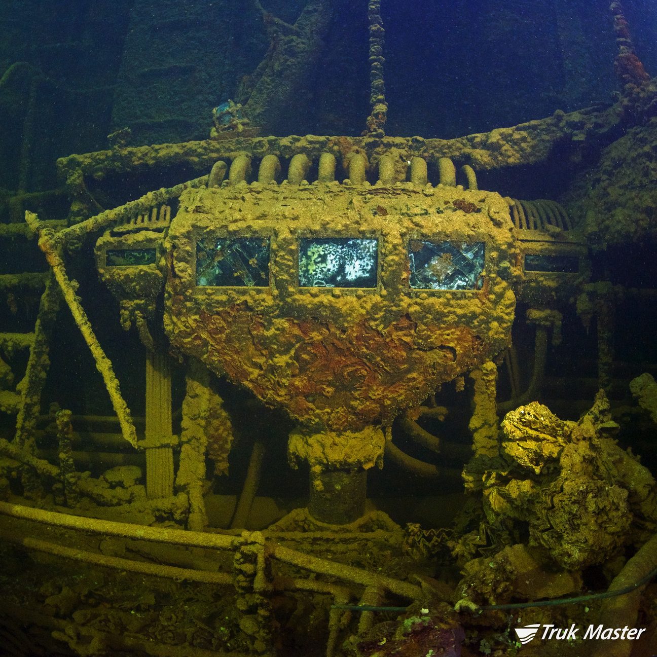 Vehicle in the cargo hold — Shinkoku Maru